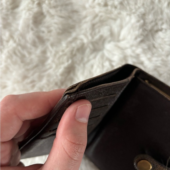 Louis Vuitton - Damier Eben Checkered French Kisslock Compact Wallet - Picture 14 of 16